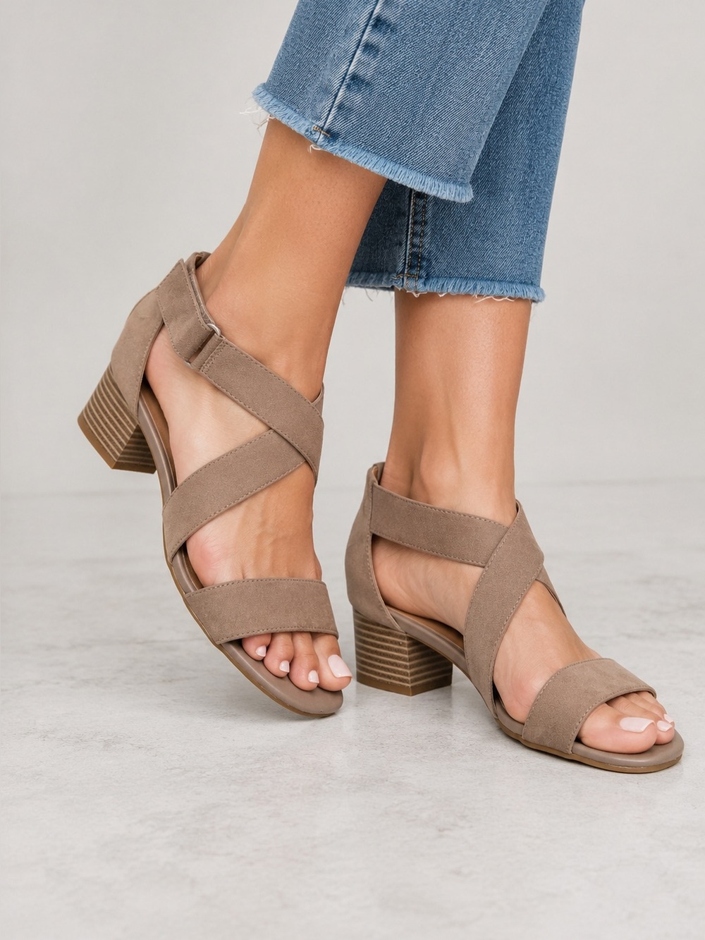 Naturalizer Taupe Strappy Sandals Ankle Strap Adjustable Buckle Fabric 8M